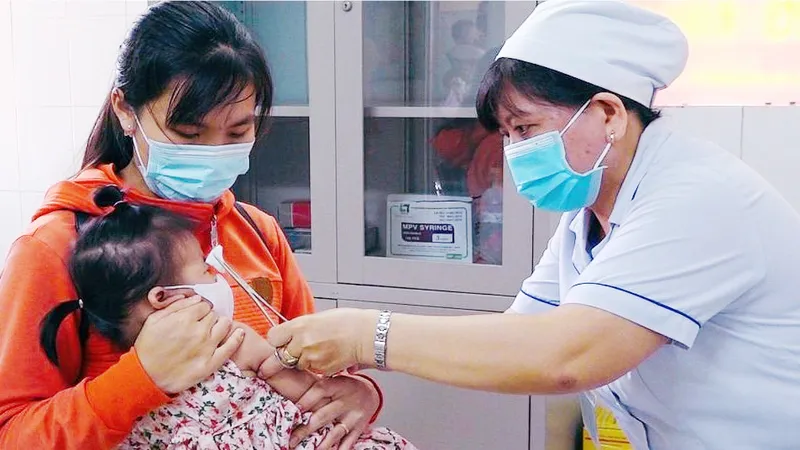 Vì sao thiếu vaccine trên toàn quốc?