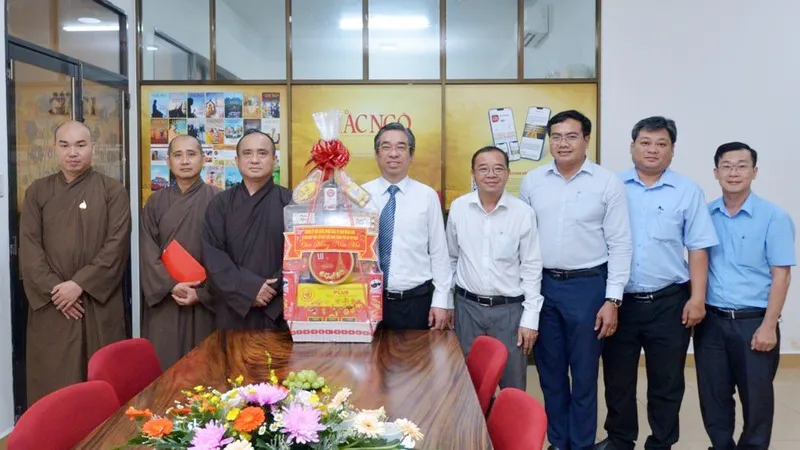 Đồng chí Nguyễn Phước Lộc thăm, chúc tết Báo Giác Ngộ