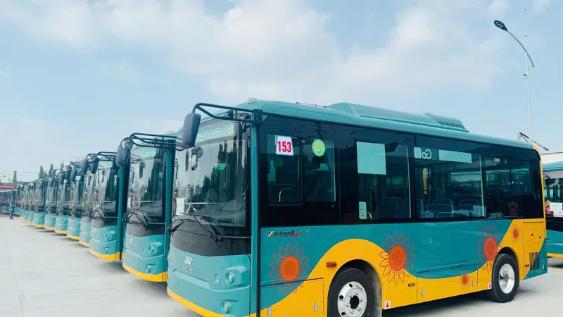150 xe buýt điện kết nối metro sản xuất ở đâu?
