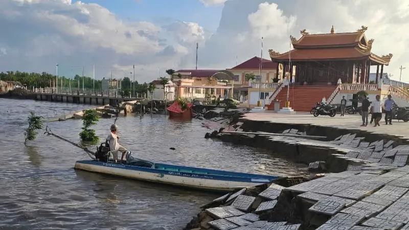 Cà Mau: Di tích Miếu bà Thủy Long bị sạt lở nghiêm trọng