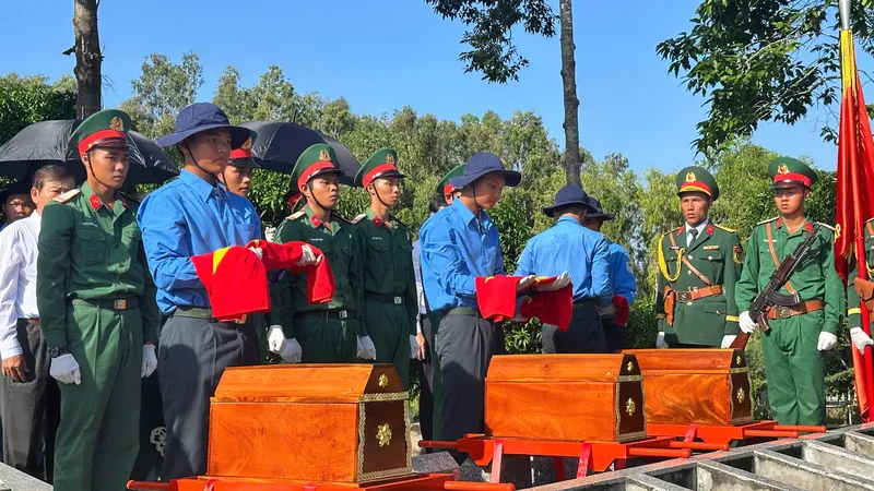 Đồng Tháp: Tổ chức lễ truy điệu và an táng 43 hài cốt liệt sĩ