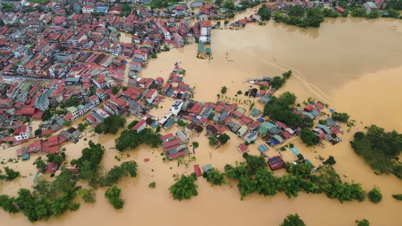 Lạng Sơn: Hàng ngàn ngôi nhà ngập trong nước lũ