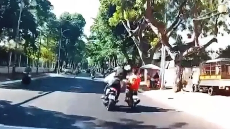 Hình ảnh tấn công người đi đường được cắt từ clip