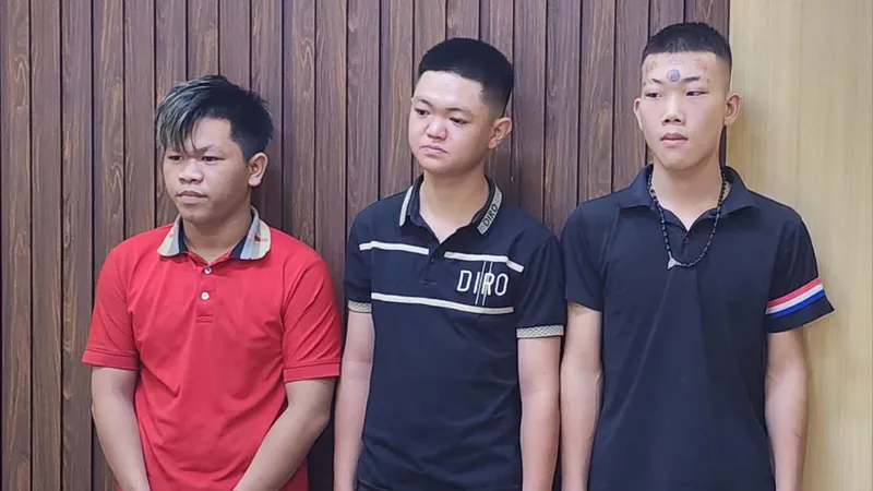 Khởi tố 4 đối tượng dùng “bom xăng” tấn công nhà dân