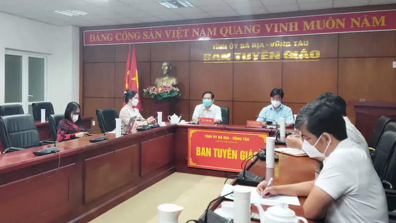 Quang cảnh buổi họp báo tối 21-9 tại điểm cầu Ban Tuyên giáo Tỉnh ủy Bà Rịa - Vũng Tàu