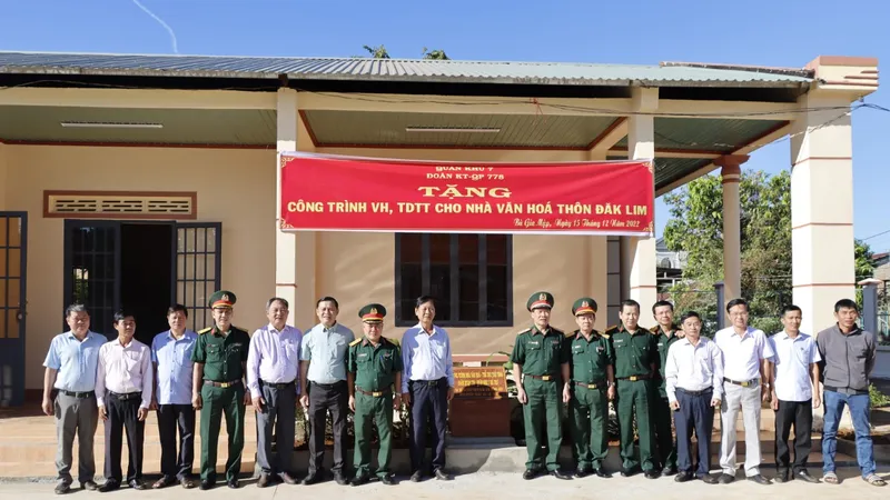 Bình Phước: Trao tặng công trình văn hóa và 30 căn nhà tình nghĩa 
