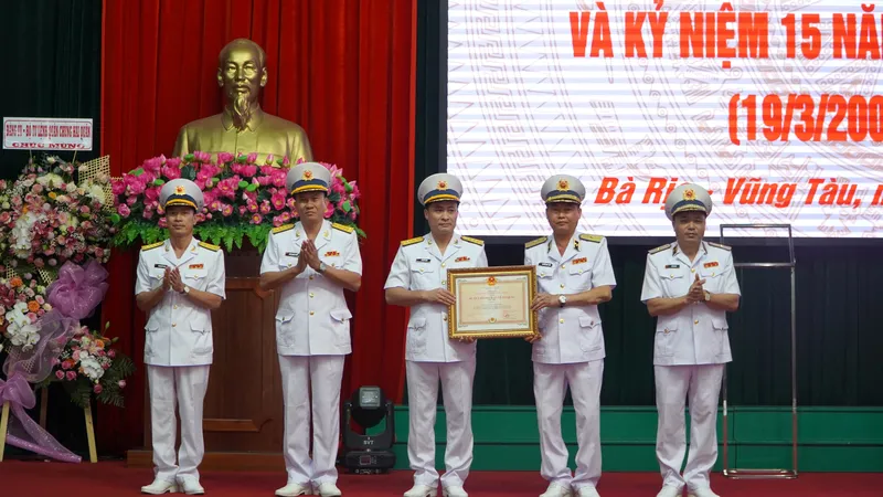 Vùng 2 Hải quân đón nhận Huân chương Bảo vệ Tổ quốc hạng Nhì