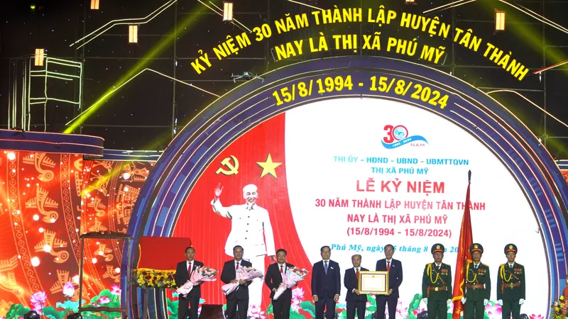 Thị xã Phú Mỹ (tỉnh Bà Rịa - Vũng Tàu) vinh dự được Chủ tịch nước trao tặng Huân chương Lao động hạng Nhất