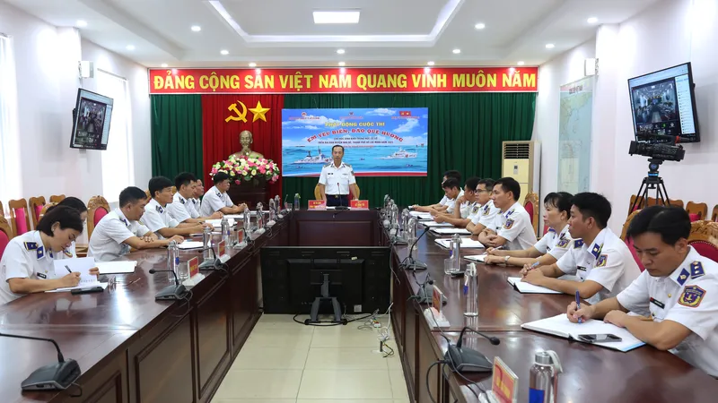 Quang cảnh buổi lễ phát động cuộc thi “Em yêu biển, đảo quê hương”