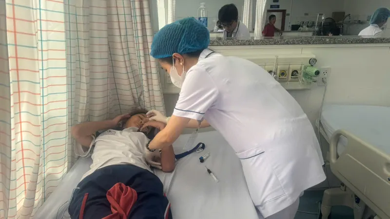 Nhiều bệnh nhân nhập viện điều trị sau khi ăn bánh mì ở Vũng Tàu 