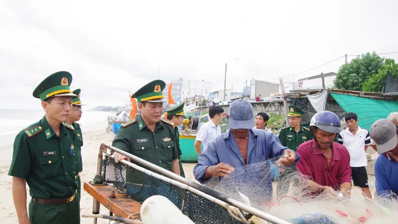 Lực lượng Bộ đội Biên phòng tỉnh Bà Rịa - Vũng Tàu tuyên truyền chống khai thác IUU cho ngư dân