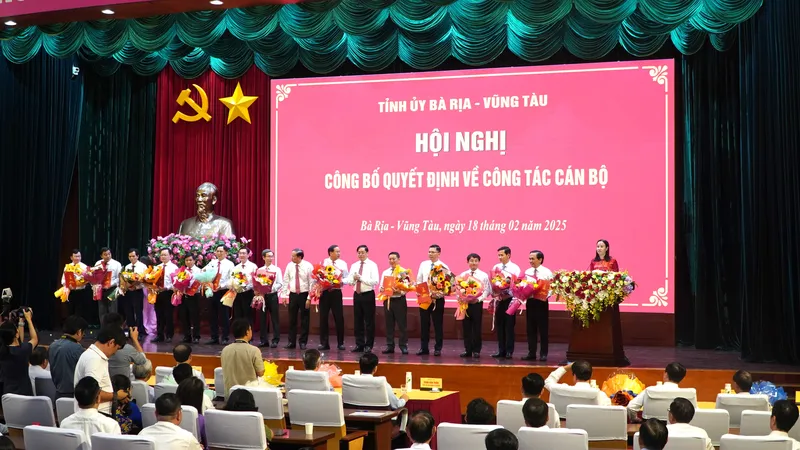 Bà Rịa -Vũng Tàu công bố và trao quyết định cho các cán bộ chủ chốt