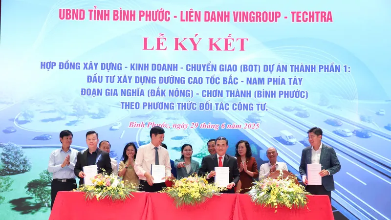 Quang cảnh lễ ký kết