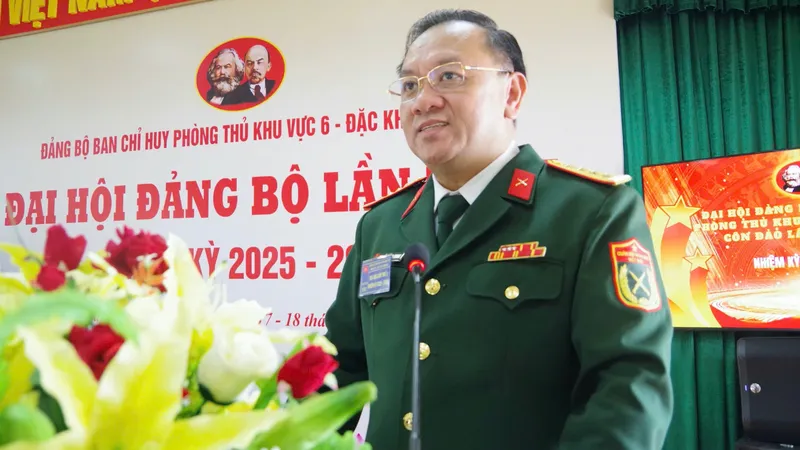 Đại tá Nguyễn Thành Trung, Phó Bí thư Thường trực Đảng ủy Quân sự, Chính ủy Bộ Tư lệnh TPHCM dự phát biểu chỉ đạo đại hội