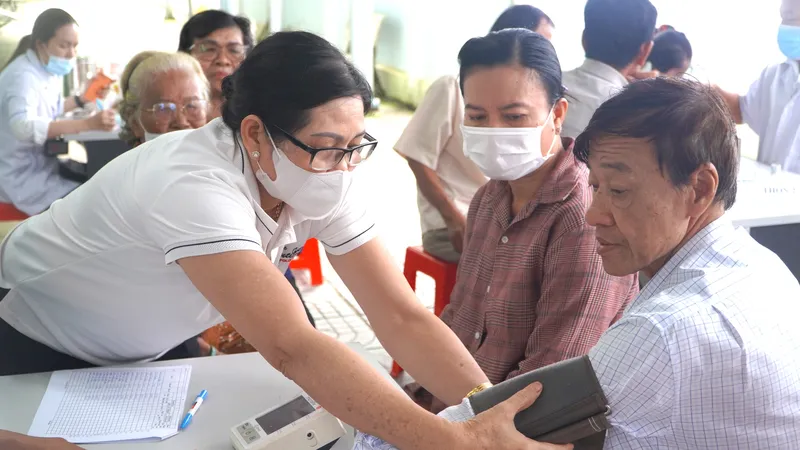 Công ty TNHH Hóa dầu Long Sơn phối hợp với các đối tác tổ chức chương trình Chung tay chăm sóc sức khỏe cho người dân xã Long Sơn, TPHCM