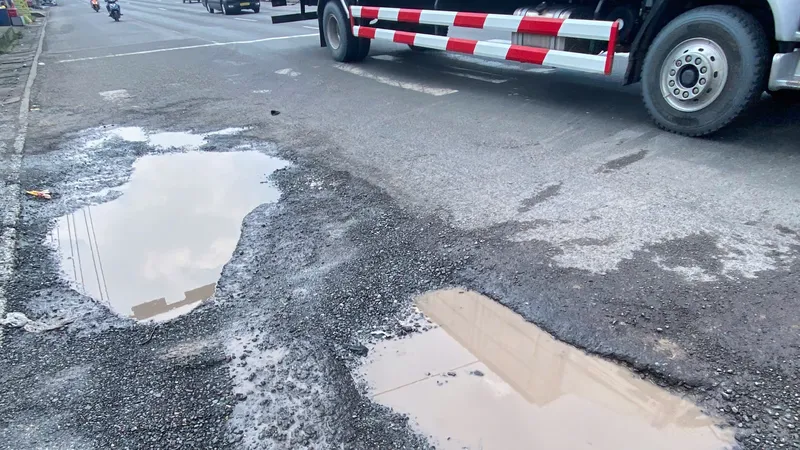 Quốc lộ 51 hư hỏng nhiều đoạn trên địa bàn tỉnh Đồng Nai