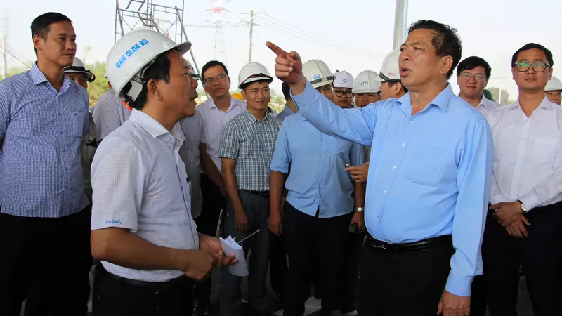 Bộ trưởng Bộ Xây dựng Trần Hồng Minh kiểm tra tiến độ thi công dự án đường cao tốc Biên Hòa - Vũng Tàu đoạn qua địa bàn tỉnh Đồng Nai