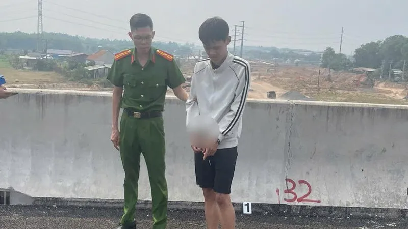 Đối tượng hiếp dâm nữ sinh trên đường đi học về đã bị Công an tỉnh Đồng Nai bắt giữ. Ảnh: CATĐN