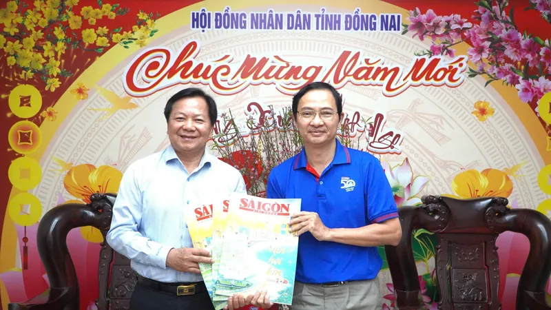Phát hành báo xuân SGGP đến lãnh đạo HĐND tỉnh Đồng Nai
