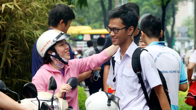  Tình thương yêu đọng lại trong ánh mắt yêu thương của người mẹ dành cho con