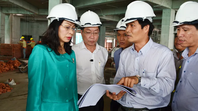 Phó chủ tịch UBND TPHCM Nguyễn Thị Thu kiểm tra giám sát công trình cơ sở 2 bệnh viện Ung Bướu