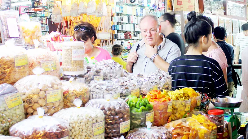 “Săn” hàng độc mùa tết