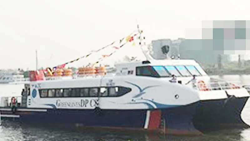 Tàu cao tốc Vũng Tàu - TPHCM gặp sự cố nước tràn khi cập bến, 42 hành khách thoát nạn