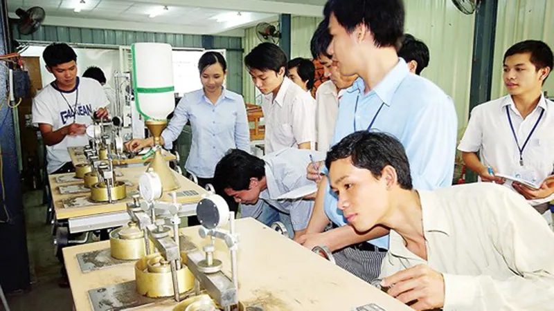 Xếp hạng đại học hay thương mại hóa? 