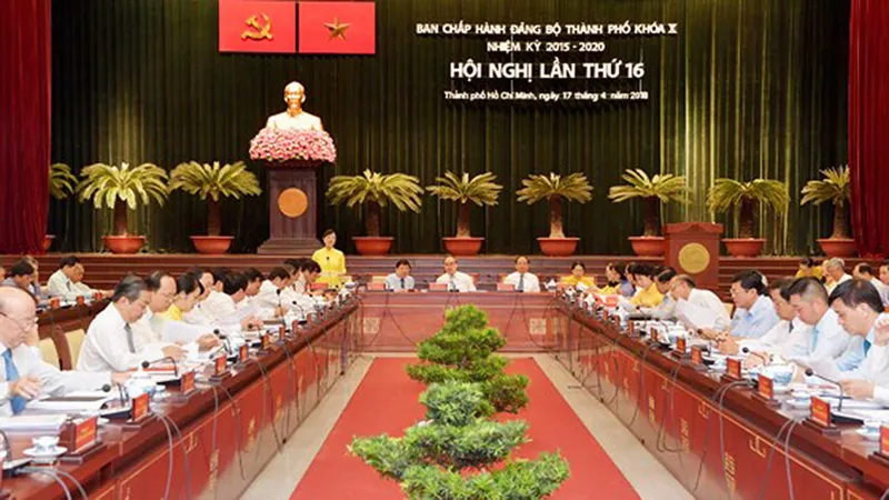 Tại Hội nghị lần thứ 16 Ban Chấp hành Đảng bộ TPHCM khóa X, Ban Thường vụ Thành ủy TPHCM đã báo cáo Ban Chấp hành Đảng bộ TPHCM về kết quả xử lý kỷ luật đối với Chủ tịch UBND quận 12 Lê Trương Hải Hiếu