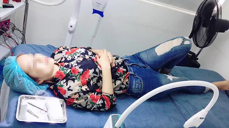Thẩm mỹ tại nhà: Bán mạng với trò may rủi 