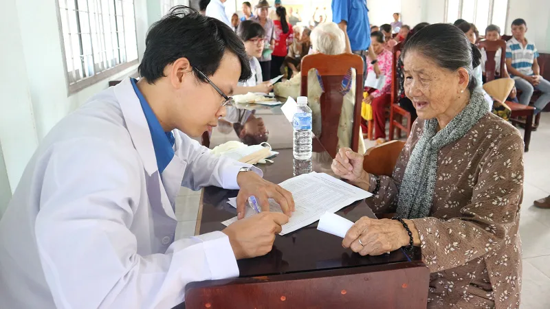 Hết lòng vì người nghèo, học sinh khó khăn miền cù lao đất mặn Tân Thạnh, Tiền Giang