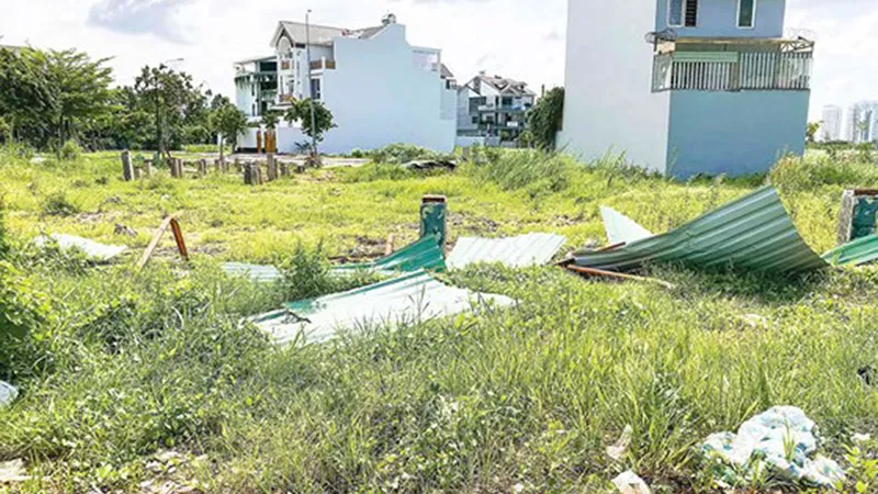 Bất thường khu đất 2 giấy chứng nhận