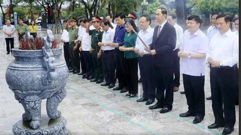 Chủ tịch nước Trần Đại Quang thăm và làm việc tại tỉnh Hưng Yên 