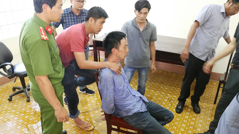 Giải cứu con tin bị đối tượng ngáo đá dùng dao không chế