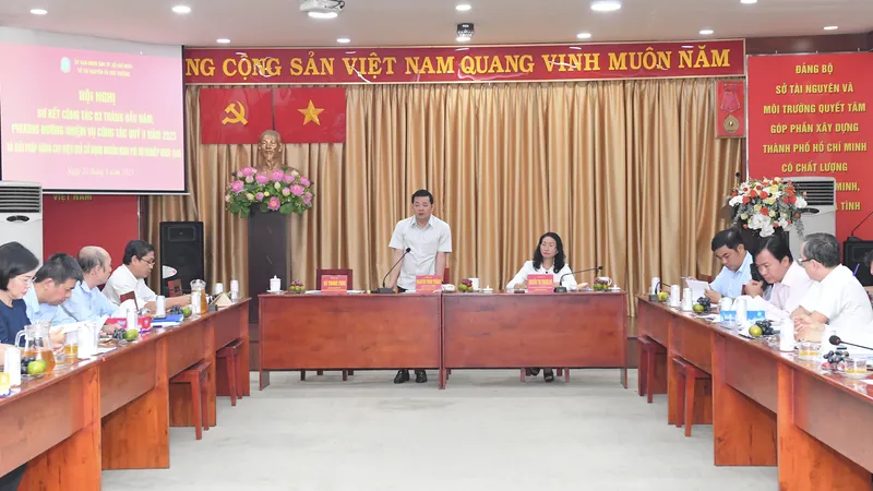 Giám đốc Sở TN-MT TPHCM Nguyễn Toàn Thắng phát biểu chỉ đạo tại hội nghị. Ảnh: VIỆT DŨNG