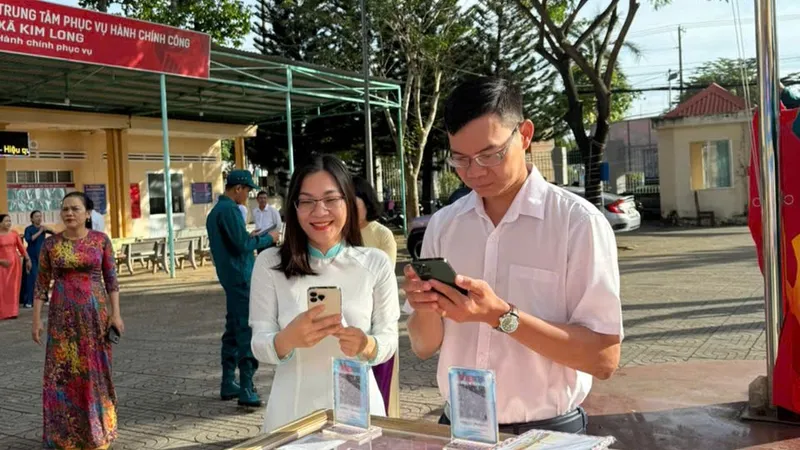 Các xã, phường vận động người dân tích cực hỗ trợ đồng bào miền Trung bị bão lũ