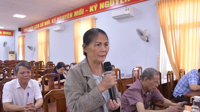 Xã Châu Pha lắng nghe góp ý của người dân về môi trường, đất đai, hạ tầng giao thông