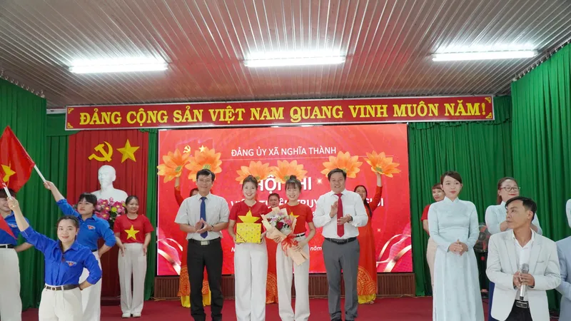 Đưa nghị quyết vào thực tiễn bằng mô hình tuyên truyền số hóa