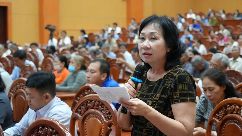Cử tri kiến nghị gỡ vướng đất đai, tăng nguồn lực cho cơ sở