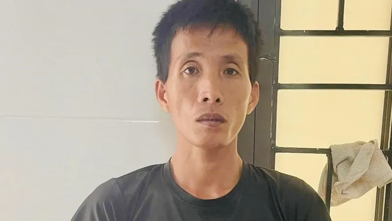 Các vết thương ở trên đầu và tay bé H.T.N.L. 