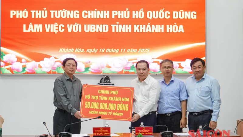 Phó Thủ tướng Hồ Quốc Dũng thăm hỏi các nạn nhân vụ sạt lở đất tại Khánh Hòa