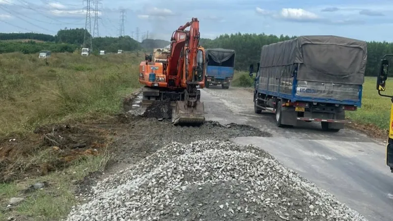 “Vá” đường Thủ Biên - Đất Cuốc