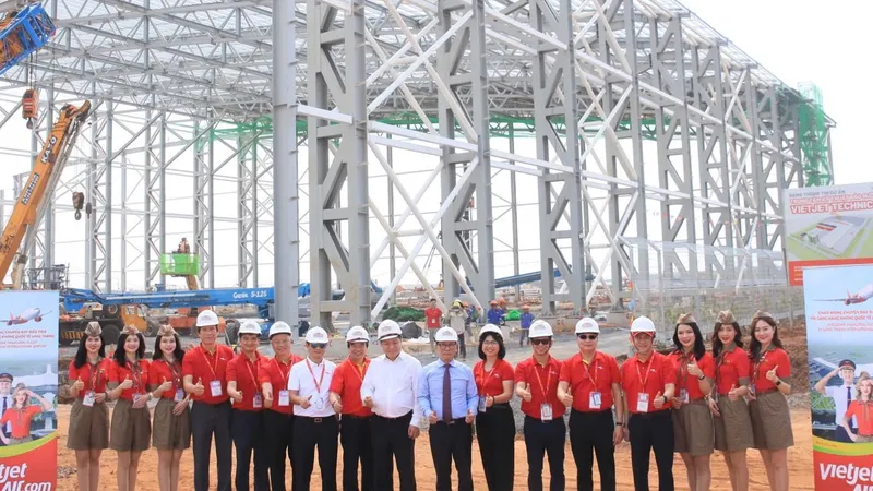 Vietjet cất nóc hangar chuẩn quốc tế, khai trương chuyến bay tới Cảng Hàng không quốc tế Long Thành