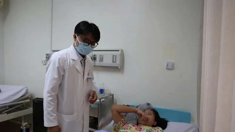 Bệnh nhân điều trị tại Bệnh viện Đa khoa Bà Rịa, nghi ngộ độc sau khi ăn bánh mì tại cơ sở N.H
