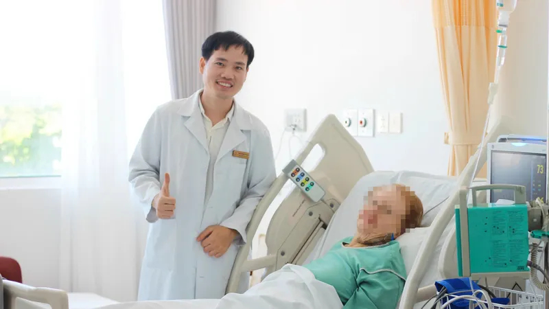 Vinmec Phú Quốc cứu sống bệnh nhân cao tuổi người Đức tính mạng “ngàn cân treo sợi tóc”