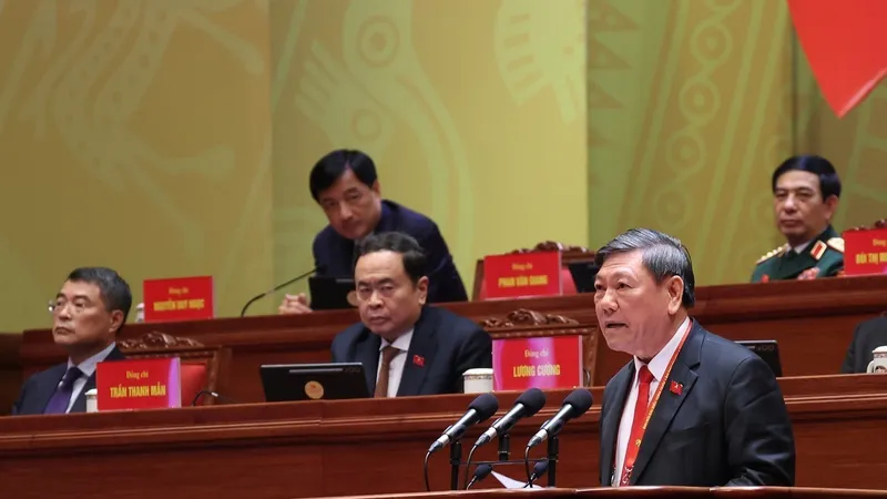 Đồng chí Trần Văn Rón, Phó Chủ nhiệm Thường trực Ủy ban Kiểm tra Trung ương trình bày tham luận. Ảnh: VIẾT CHUNG