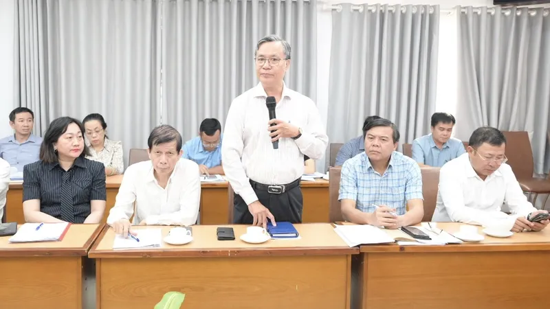 Thực hiện nghiêm việc mua và đọc báo, tạp chí của Đảng