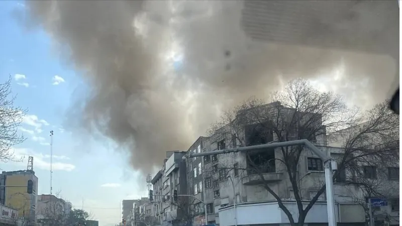 Iran phóng tên lửa đáp trả Israel