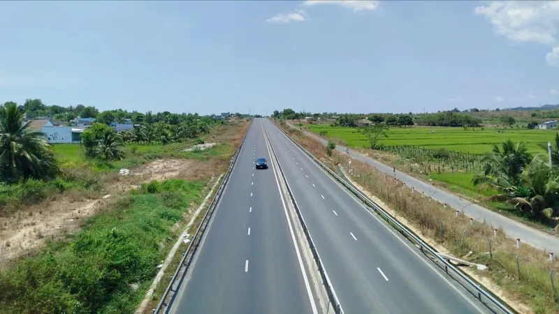 Tài xế tính toán lại lộ trình sau khi đường cao tốc thu phí