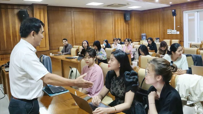 Bồi dưỡng kỹ năng phỏng vấn, đối thoại và điều phối tọa đàm cho phóng viên 
